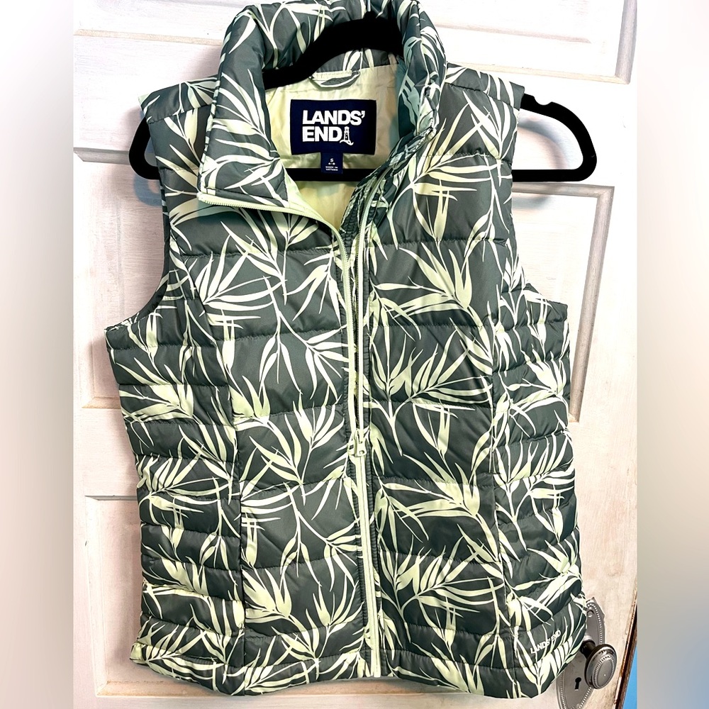 Green/yellow small puffer vest